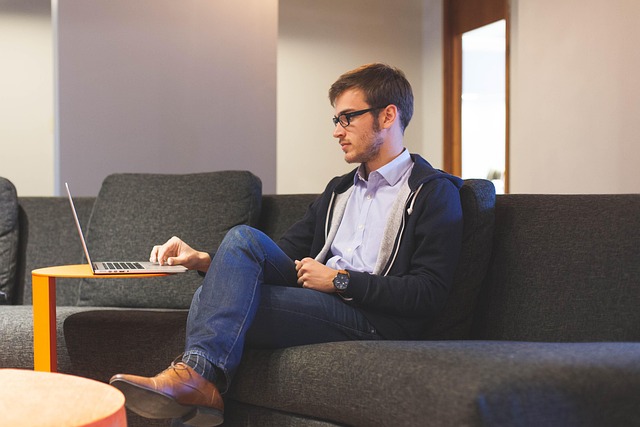 Comment calculer son salaire en tant qu’auto-entrepreneur en 2025 ?
