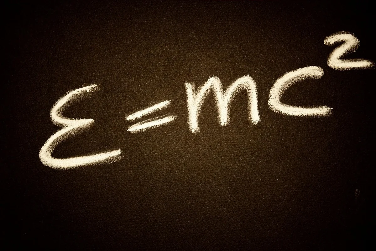Oméga en sciences : physique, mathématiques et résistance
