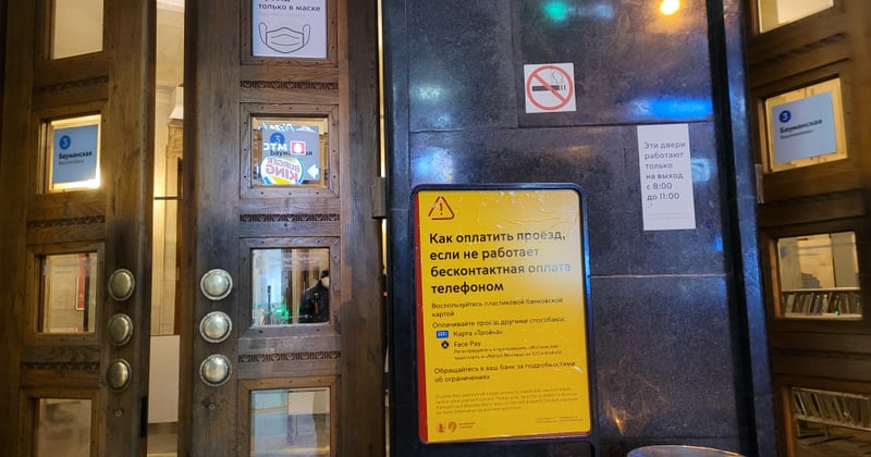 e carte bleue nomade La Poste : la solution pour voyager sans frais