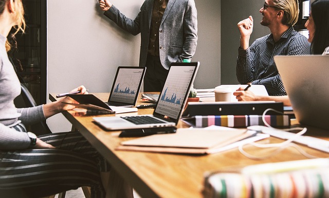 Pourquoi créer un podcast d’entreprise en 2024 ?