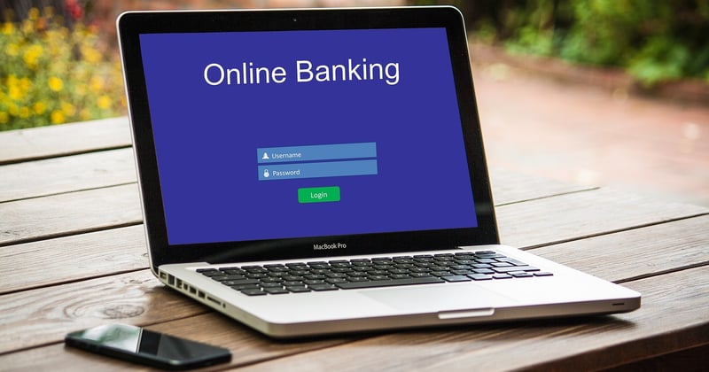 Fortuneo compte professionnel : la solution bancaire maligne pour les indépendants