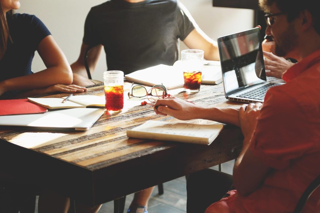 découvrez comment les partenariats stratégiques peuvent stimuler la croissance de votre entreprise, renforcer vos alliances et ouvrir de nouvelles opportunités grâce à des collaborations efficaces.